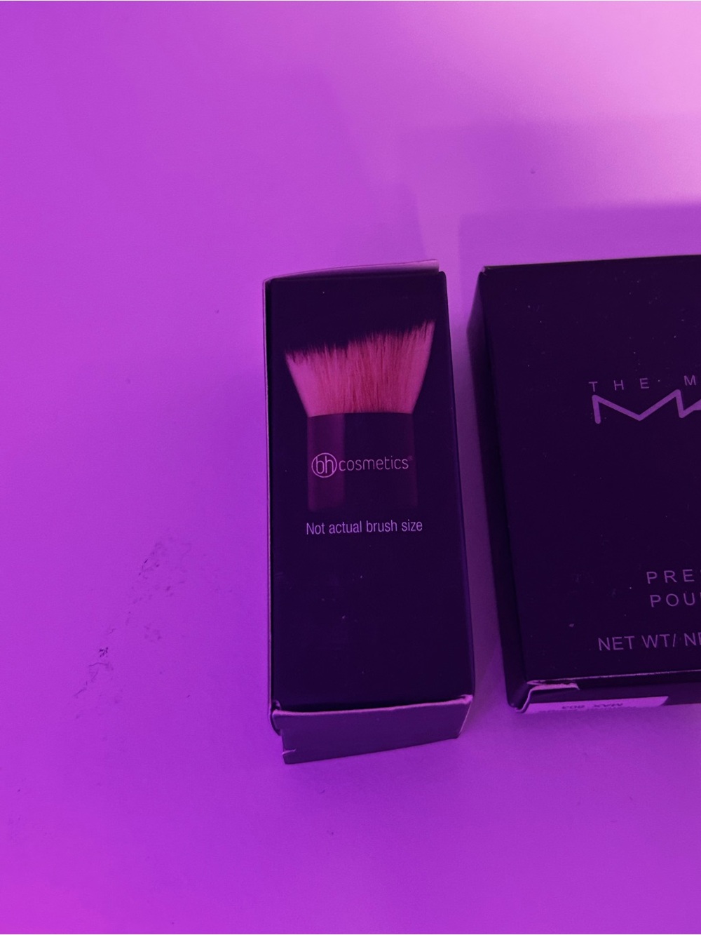 Max Studio Pressed Powder - - Picture 2 of 6